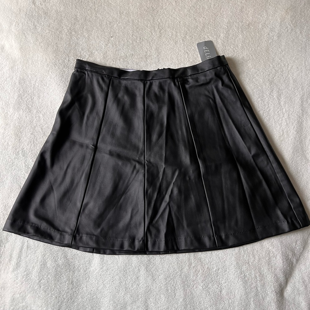 NWT! dELiA’s Vintage Pleater Pleated Skirt
